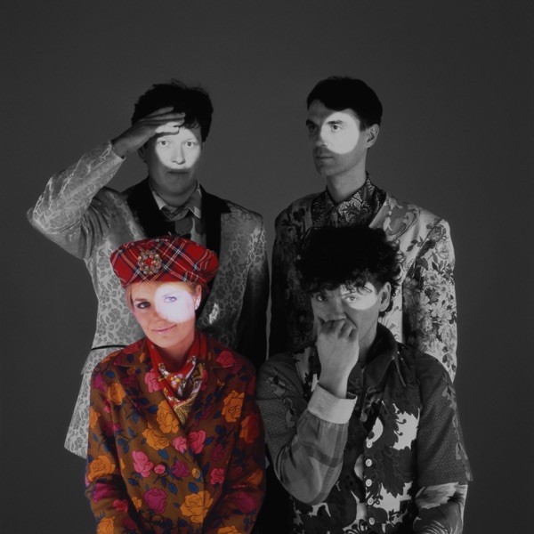 The Name of This Band Member is Tina 封面